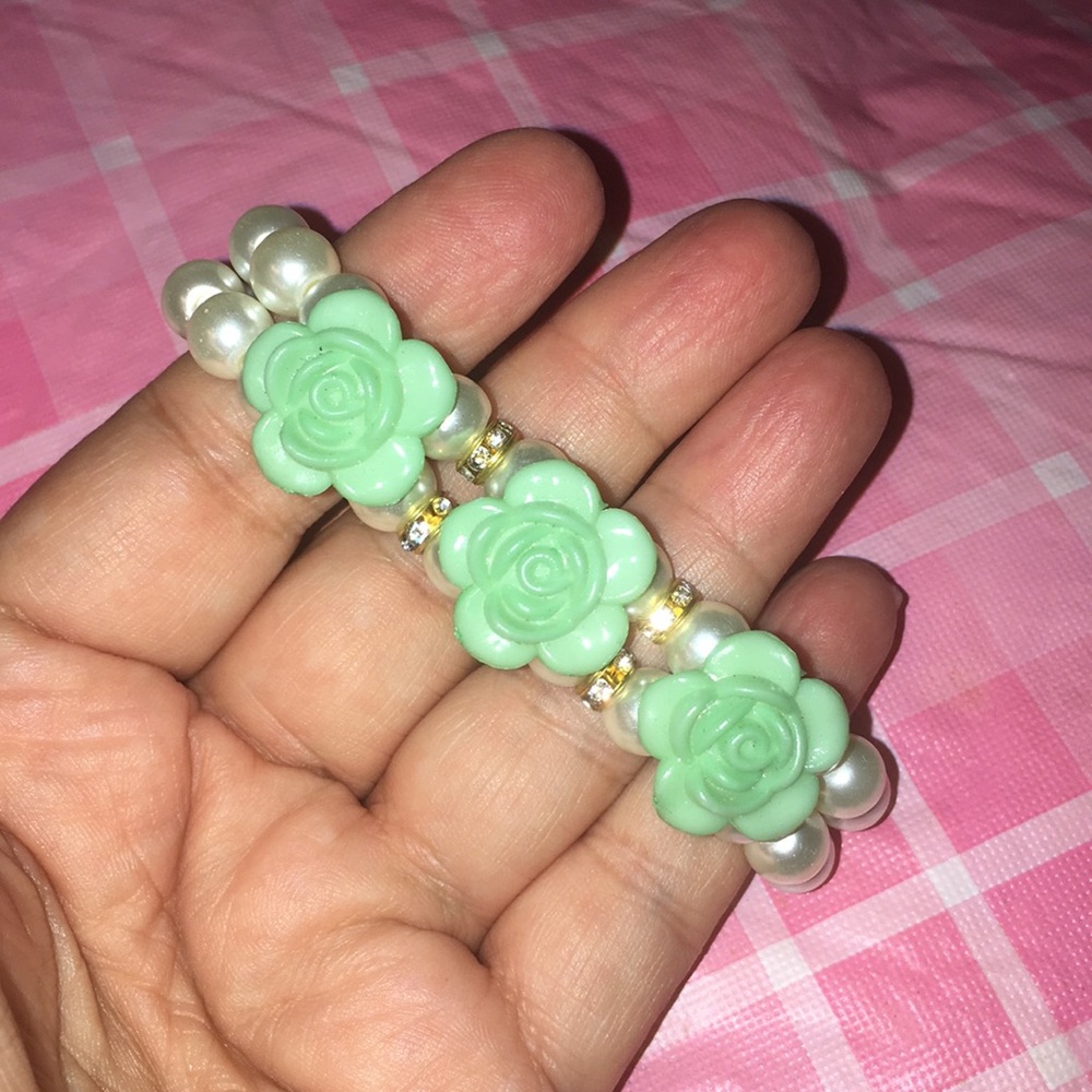 🎈SALE🎈🌷#8.”PEARLS & ROSES”🌷 - Picture 2 of 9